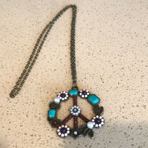 ✌🏻✌🏼✌🏽✌🏾✌🏿☮️ necklace